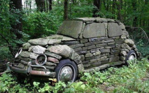 Automobil z kamení