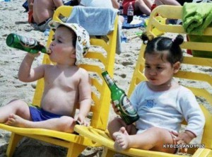 Dětská pohodička na pláži a s pivem