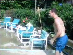 Přesný skok do bazénu