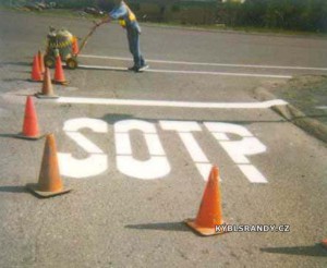 Chyba v nápisu Stop