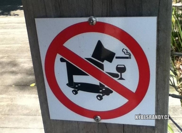 Zákaz psům na skejtu